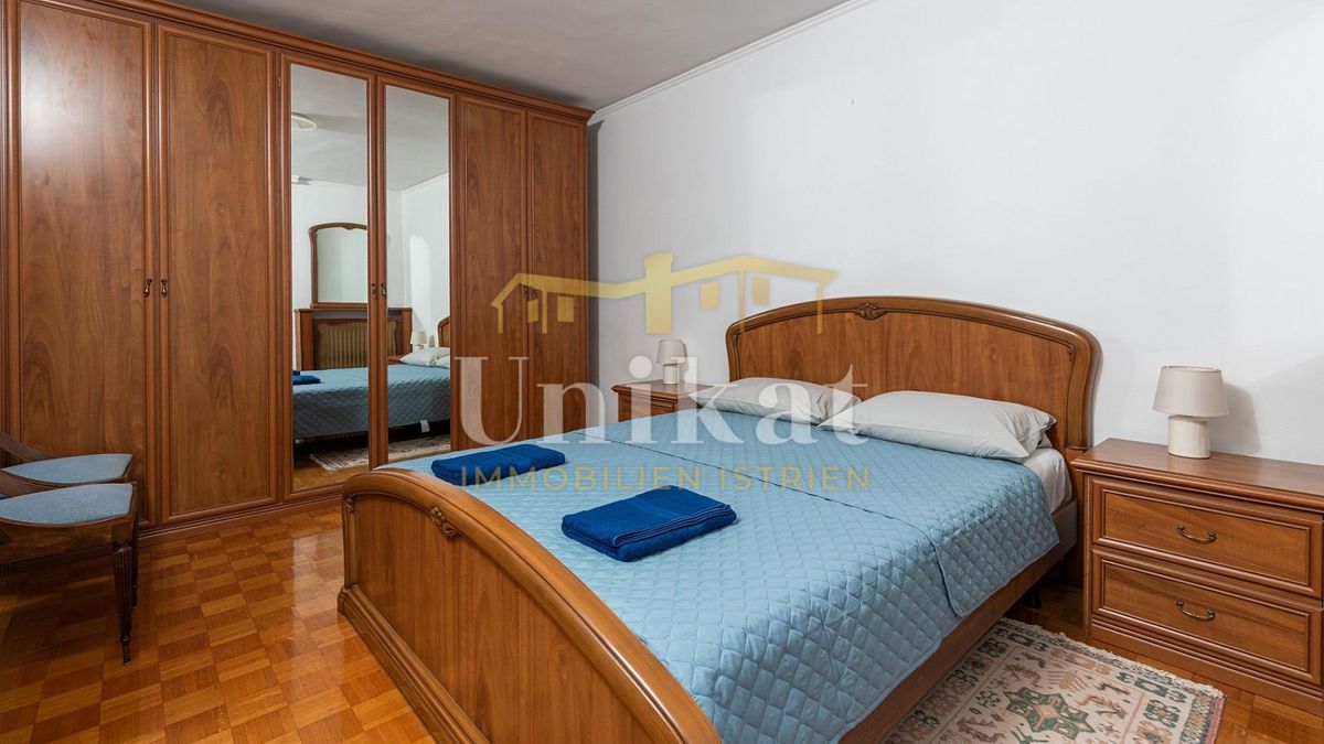 Luksuzna hiša - prvi vrsti ob morju